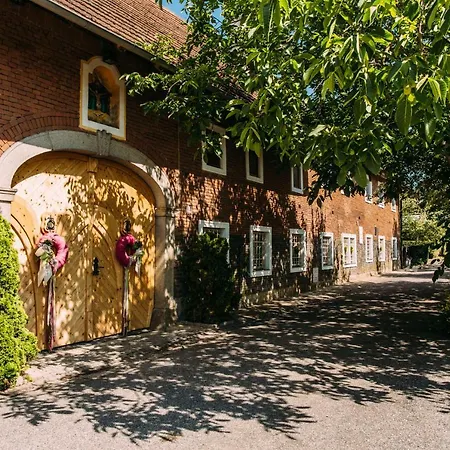 Wolfsjagerhof *